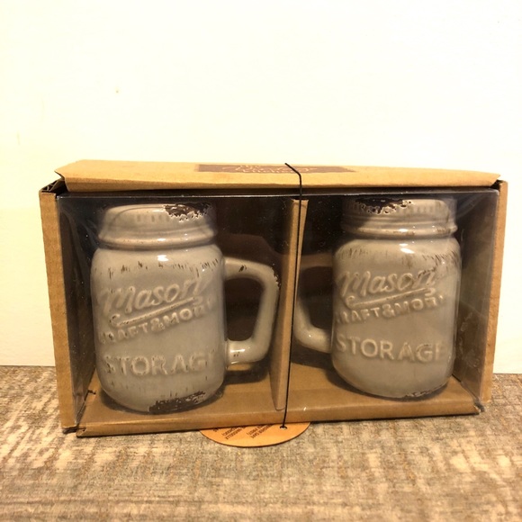Mason jar salt and pepper shakers - Picture 1 of 1
